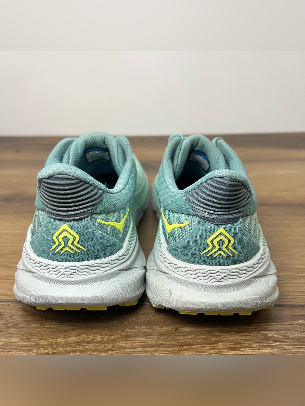 Hoka One One Challenger ATR 7 Women’s Size 7 B Green Athletic Running Shoes - Picture 8 of 13